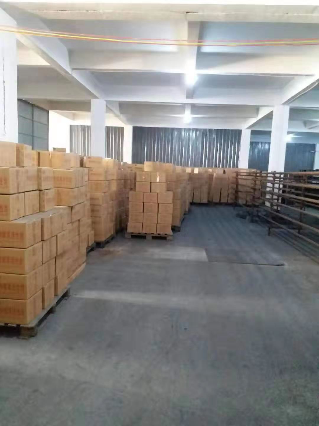 存放<a href=http://www.yizhonglx.com/fwzhxt/ target=_blank class=infotextkey>蜂窩活性炭</a>倉庫